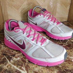 Nike women's air relentless 3 running shoes sneaker size 10. 488